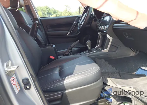 2017 Subaru Forester 2.0Xt Touring z USA, uszkodzony, nr VIN JF2SJGWC5HH475240